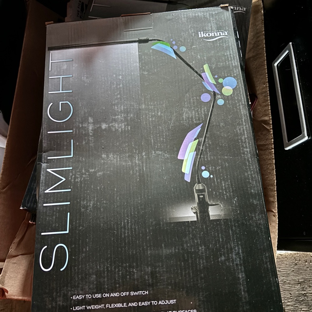 Ikonna Slimlight Desk Lamp